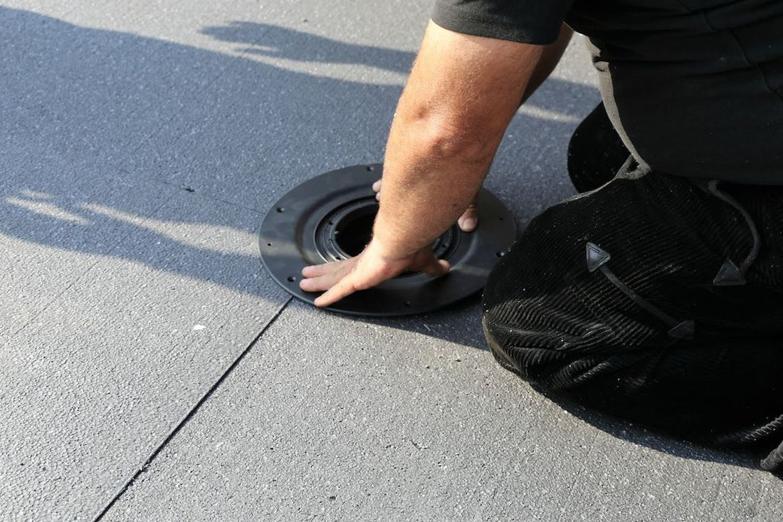 Important things to know about flat roofing drainage systems